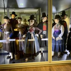 Tiroler Volkskunstmuseum in Innsbruck - Trachten und Bauernstuben - Einzigartiges Kulturgut zwischen Gestern und Heute - (c) Gabi Dräger