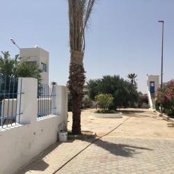 Die Synagoge gehört zum touristischen Besuchsprogramm auf Djerba und ist streng gesichert - (c) Enric Boixadós