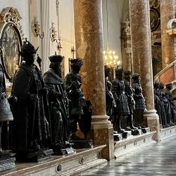 Die Hofkirche in Innsbruck, das bedeutendste Denkmal Tirols und das großartigste Kaisergrab Europas - (c) Gabi Dräger